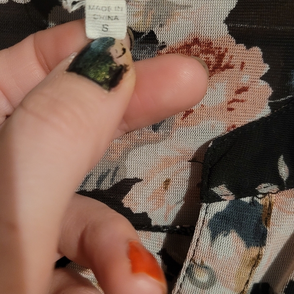 Siren Lily Black and Cream Floral Maternity Blouse Sz Small Sheer - Picture 5 of 8